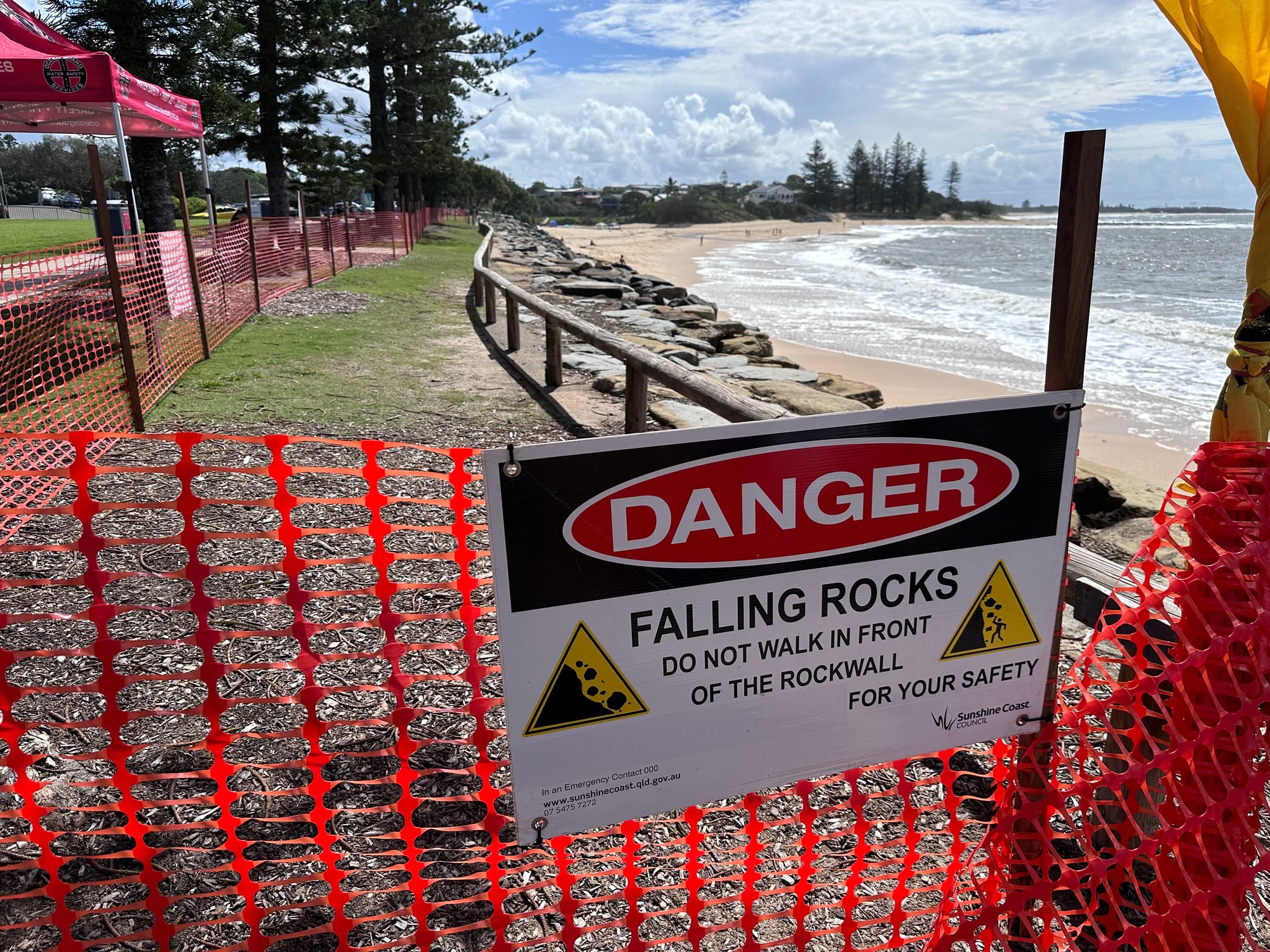 Community advised stay off  unstable Moffat Beach seawall